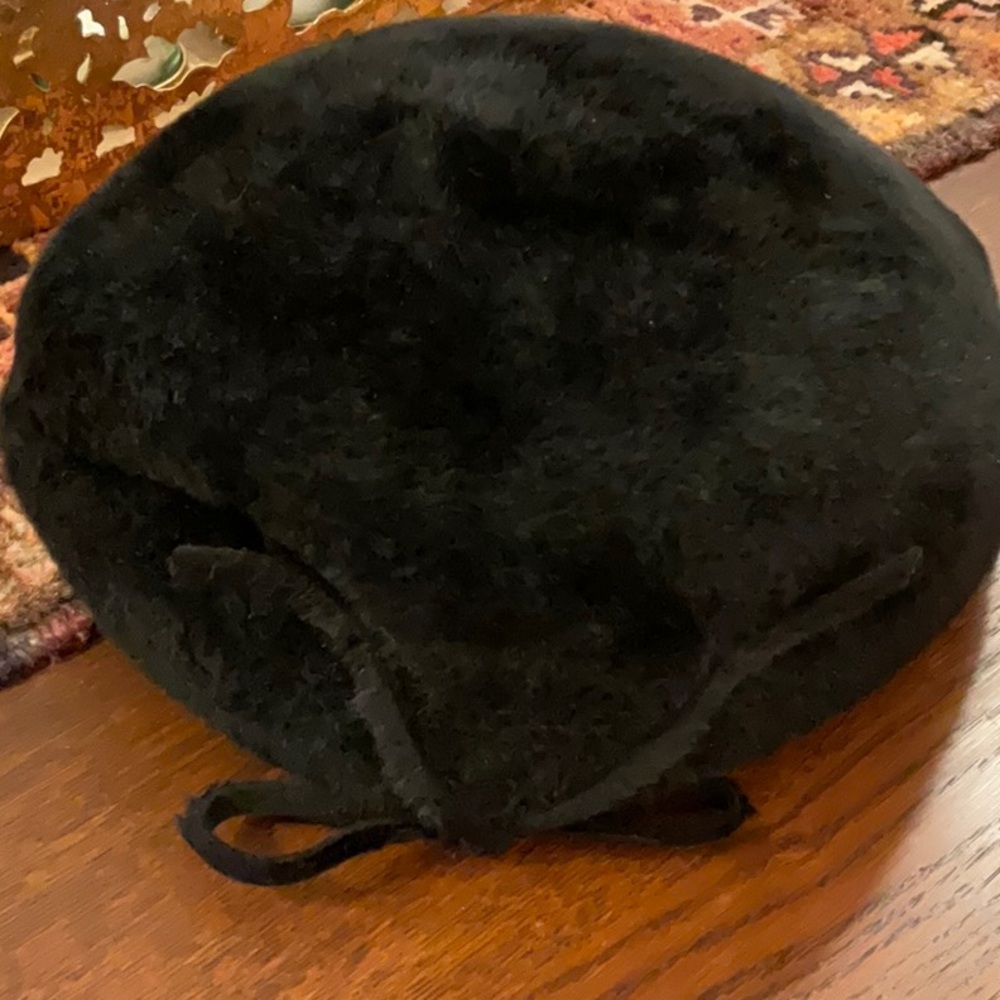 Another gorgeous vintage fur style hat.  Beautiful. From 40’s/50’s.  Mint.